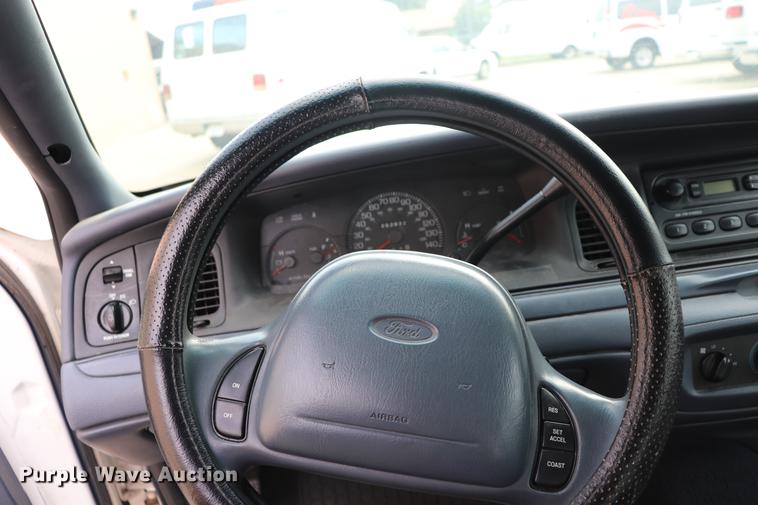 image for item ED9599 1998 Ford Crown Victoria Police Interceptor