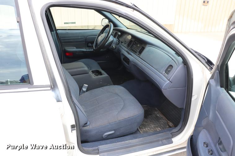 image for item ED9599 1998 Ford Crown Victoria Police Interceptor