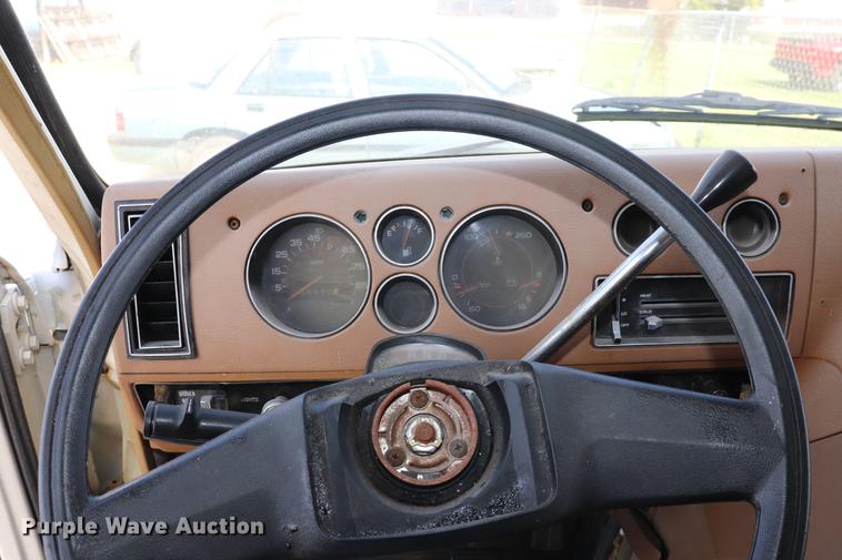 image for item ED9601 1981 Chevrolet 30 box truck