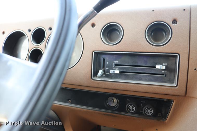 image for item ED9601 1981 Chevrolet 30 box truck