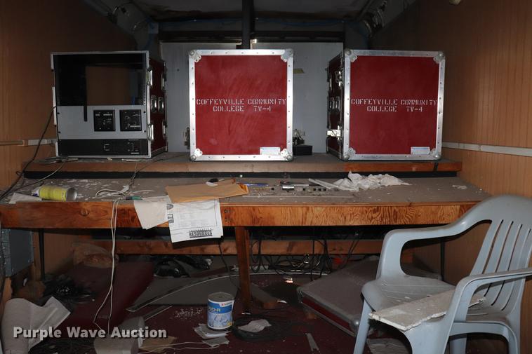 image for item ED9601 1981 Chevrolet 30 box truck