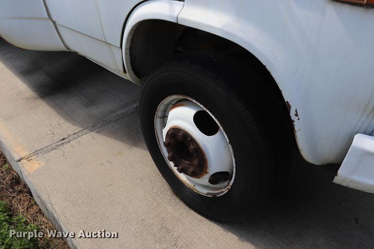 image for item ED9601 1981 Chevrolet 30 box truck