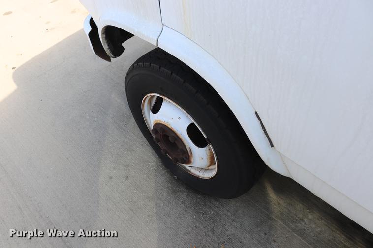 image for item ED9601 1981 Chevrolet 30 box truck