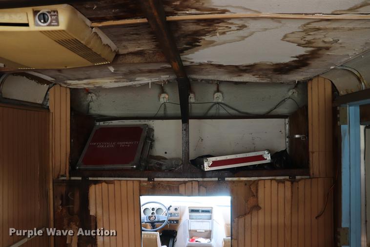 image for item ED9601 1981 Chevrolet 30 box truck