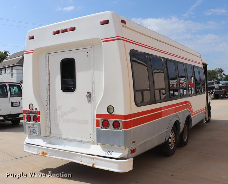 image for item ED9605 1995 Ford Econoline E350 shuttle bus