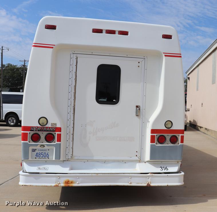 image for item ED9605 1995 Ford Econoline E350 shuttle bus