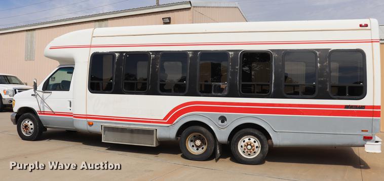 image for item ED9605 1995 Ford Econoline E350 shuttle bus