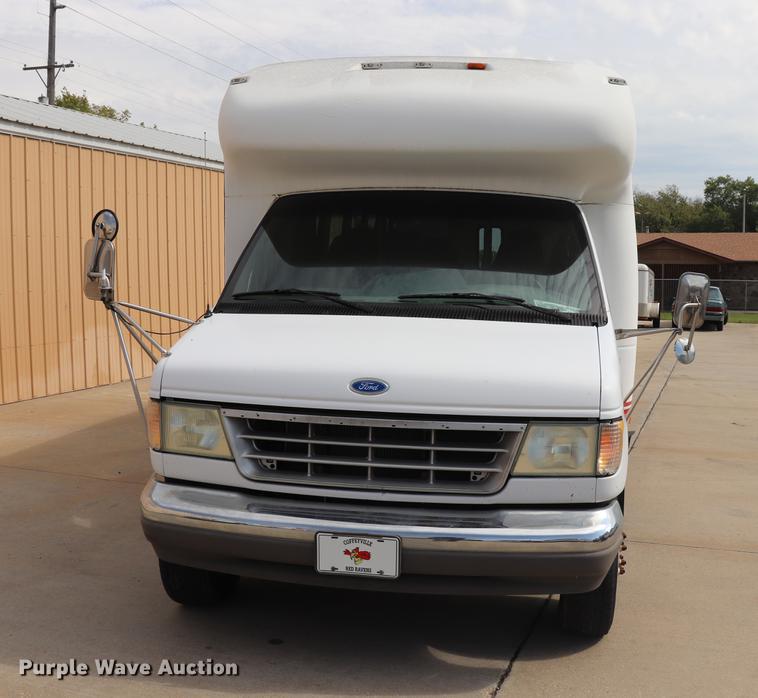 image for item ED9605 1995 Ford Econoline E350 shuttle bus
