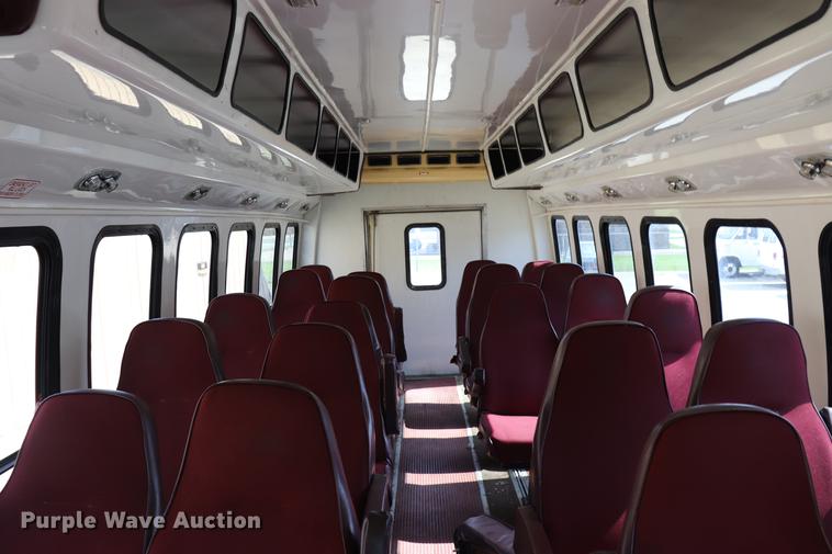 image for item ED9605 1995 Ford Econoline E350 shuttle bus