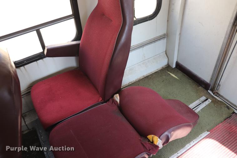 image for item ED9605 1995 Ford Econoline E350 shuttle bus