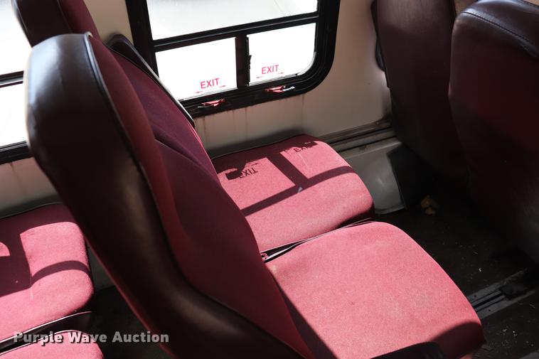 image for item ED9605 1995 Ford Econoline E350 shuttle bus