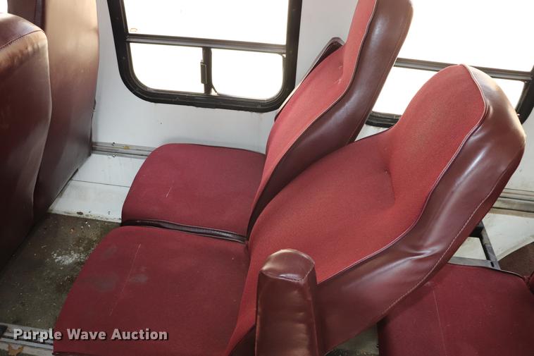 image for item ED9605 1995 Ford Econoline E350 shuttle bus