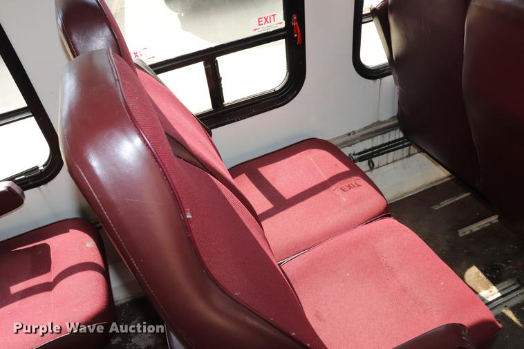 image for item ED9605 1995 Ford Econoline E350 shuttle bus