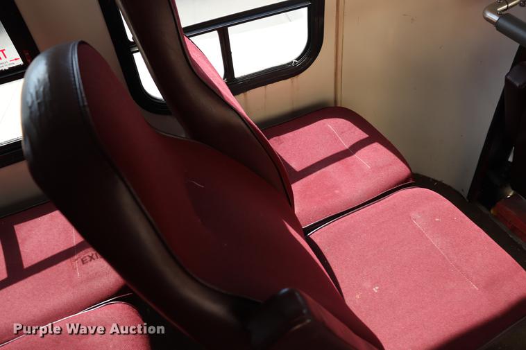 image for item ED9605 1995 Ford Econoline E350 shuttle bus