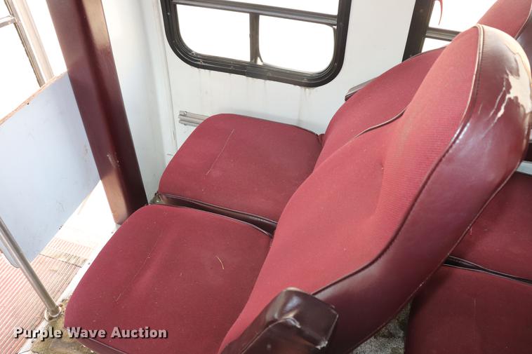 image for item ED9605 1995 Ford Econoline E350 shuttle bus