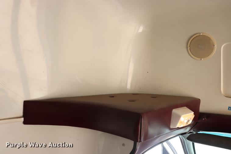 image for item ED9605 1995 Ford Econoline E350 shuttle bus