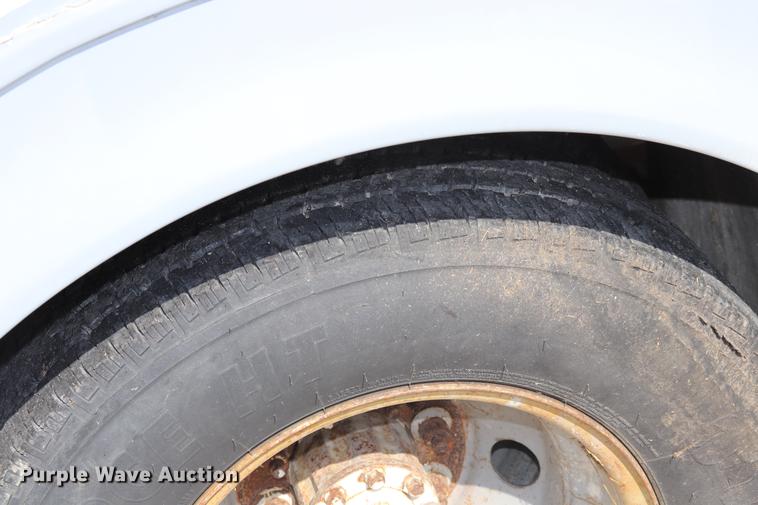 image for item ED9605 1995 Ford Econoline E350 shuttle bus