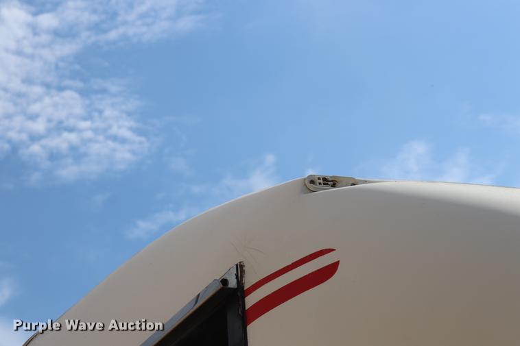 image for item ED9605 1995 Ford Econoline E350 shuttle bus