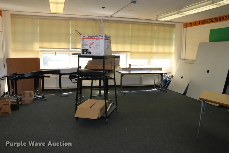 image for item ED9617 Approximately 20 tables