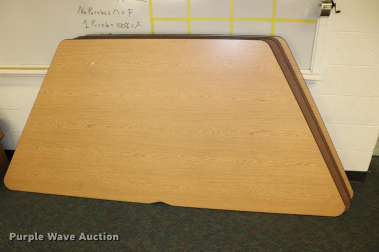 image for item ED9617 Approximately 20 tables