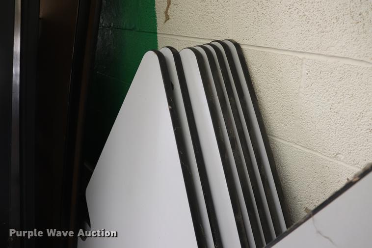 image for item ED9617 Approximately 20 tables