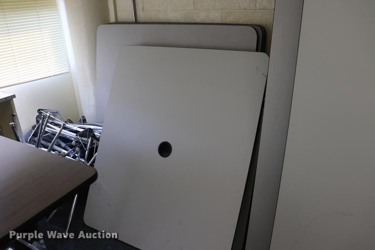 image for item ED9617 Approximately 20 tables