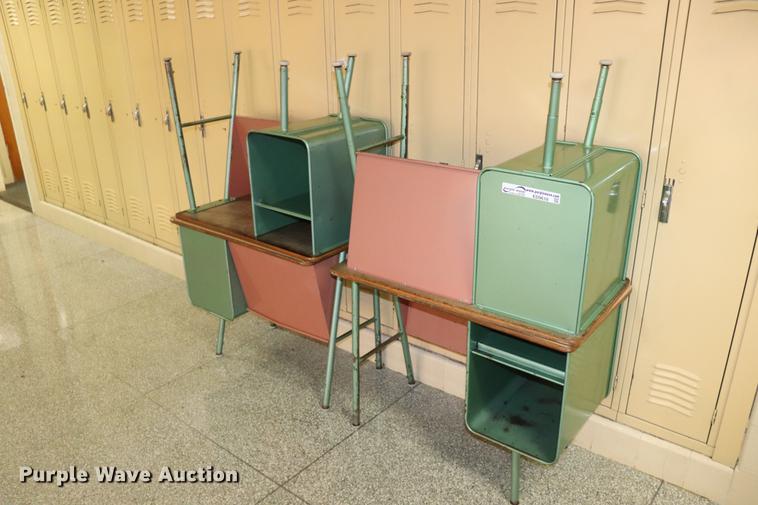 image for item ED9618 Approximately 40 metal desks
