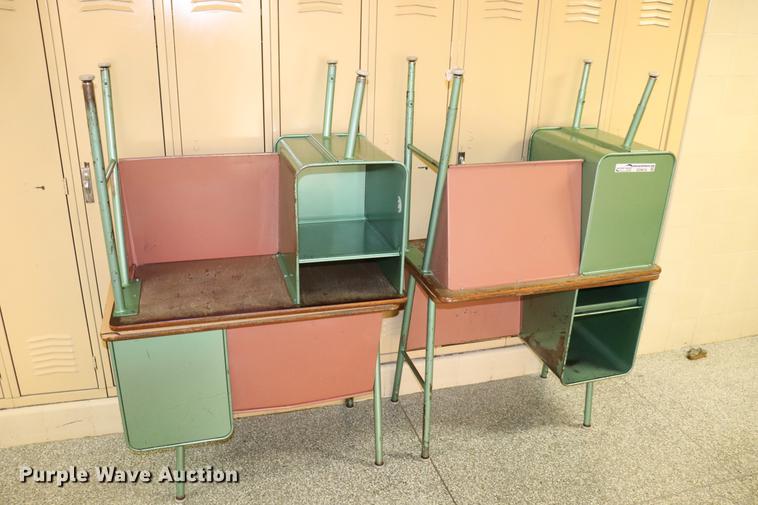image for item ED9618 Approximately 40 metal desks