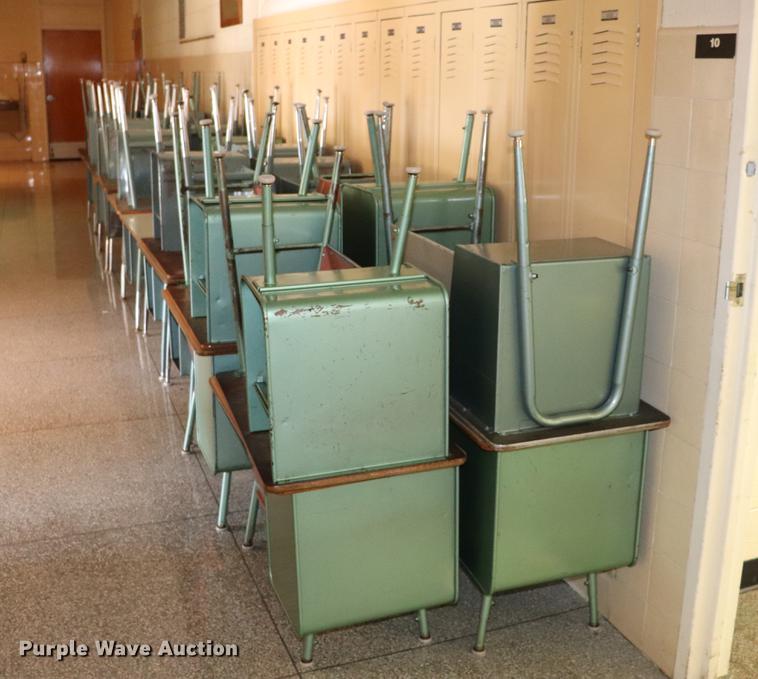 image for item ED9618 Approximately 40 metal desks