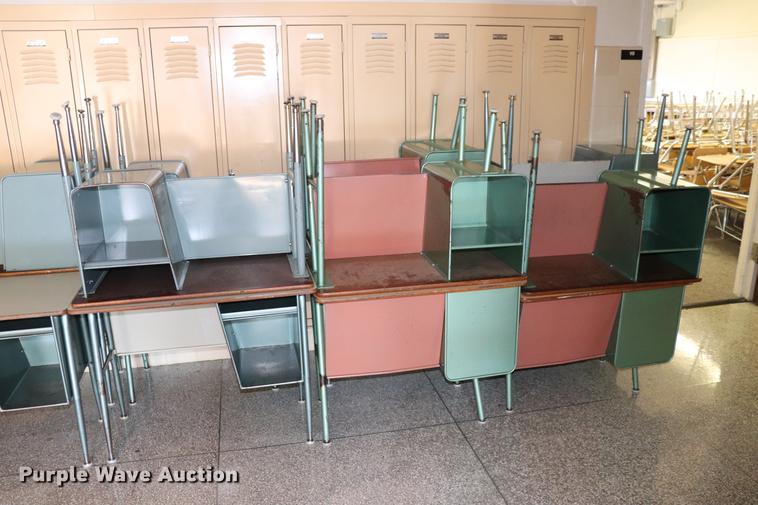image for item ED9618 Approximately 40 metal desks