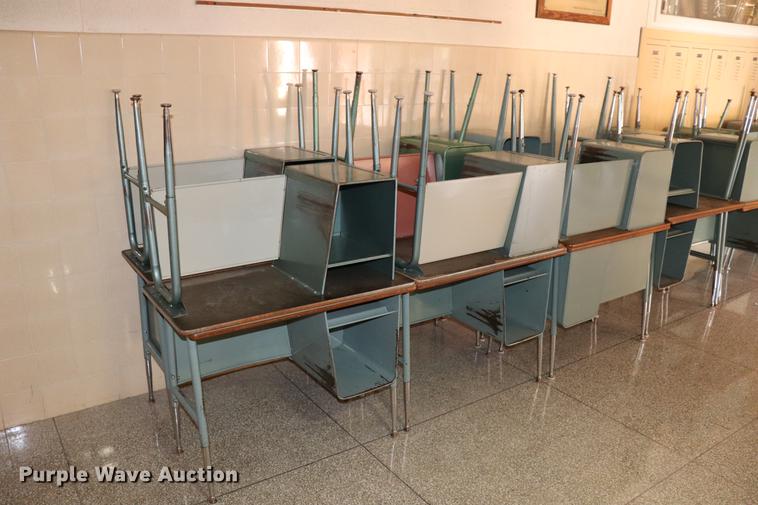 image for item ED9618 Approximately 40 metal desks