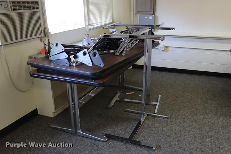 image for item ED9620 Approximately 5 tables