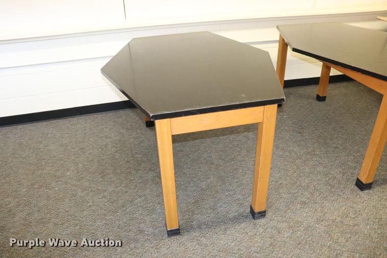 image for item ED9620 Approximately 5 tables