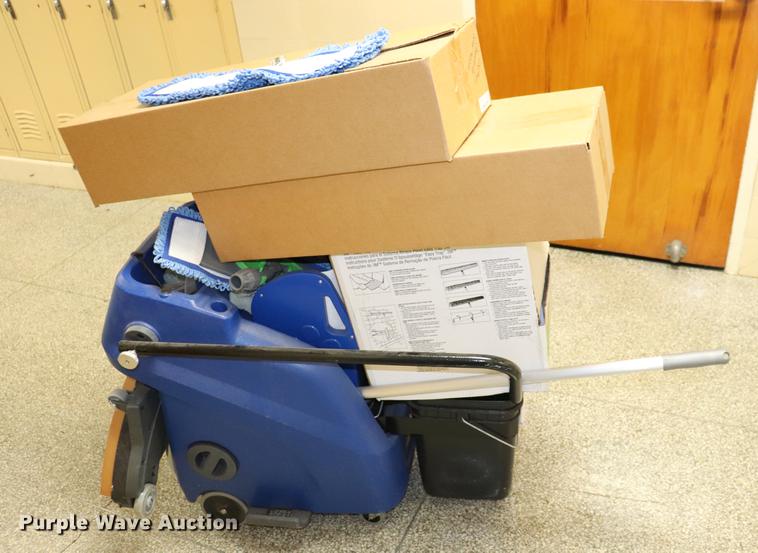 image for item ED9622 Cricket Automop