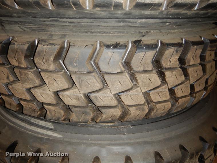 image for item EE9075 (4) 11R22.5 tires