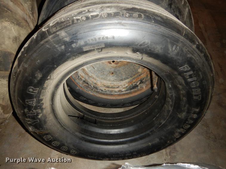 image for item EE9079 (3) Goodyear Flight Leader 30x95-16 airplane tire