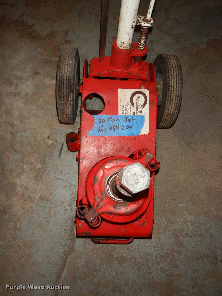 image for item EE9095 (3) jacks