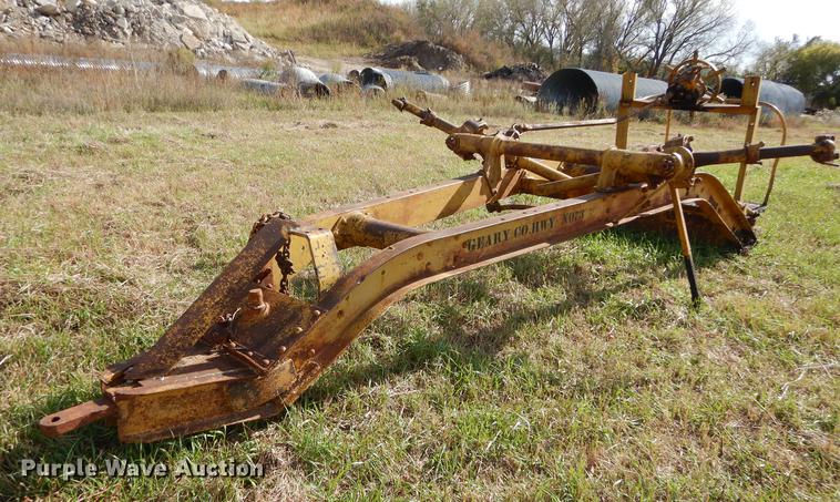 image for item EE9121 (2) Caterpillar graders