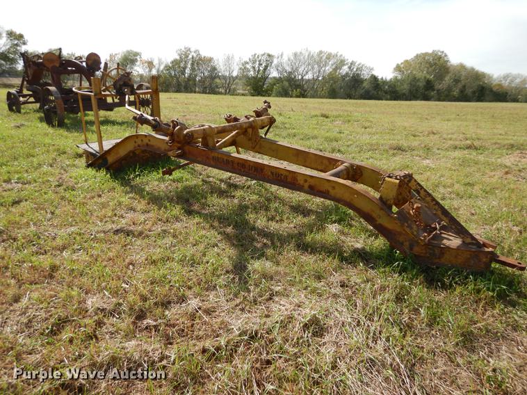 image for item EE9121 (2) Caterpillar graders