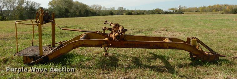 image for item EE9121 (2) Caterpillar graders