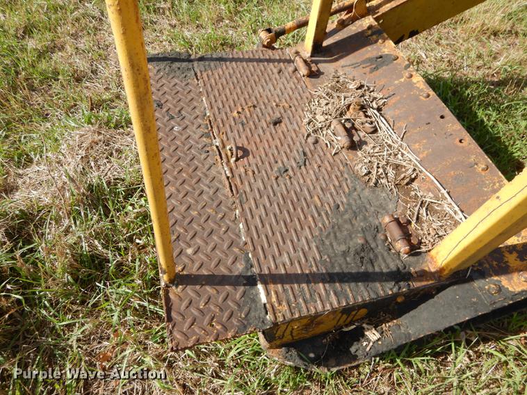 image for item EE9121 (2) Caterpillar graders