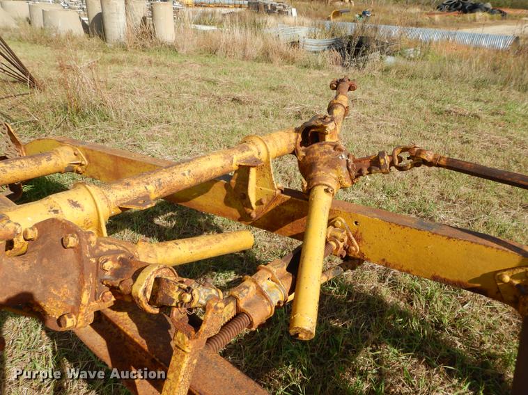 image for item EE9121 (2) Caterpillar graders