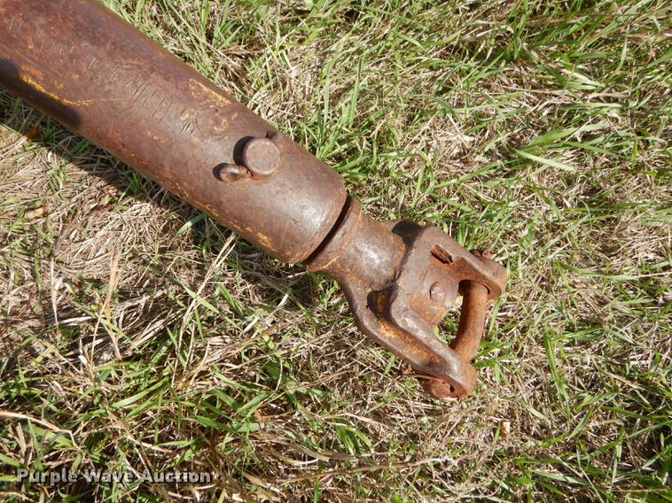 image for item EE9121 (2) Caterpillar graders