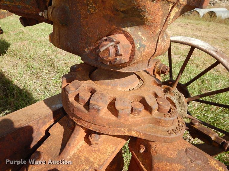 image for item EE9121 (2) Caterpillar graders