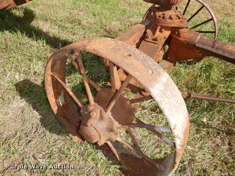 image for item EE9121 (2) Caterpillar graders