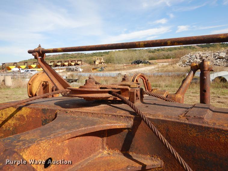 image for item EE9121 (2) Caterpillar graders