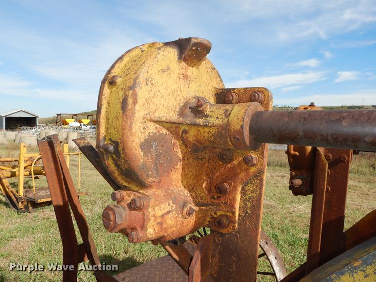 image for item EE9121 (2) Caterpillar graders