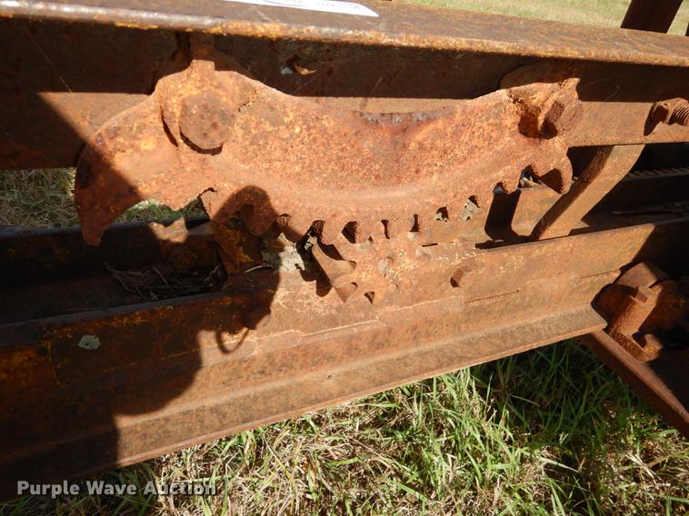 image for item EE9121 (2) Caterpillar graders