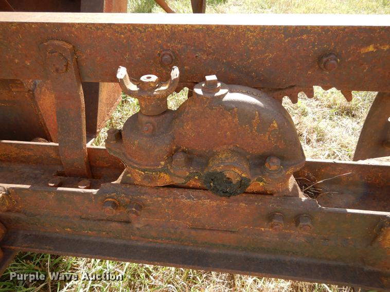 image for item EE9121 (2) Caterpillar graders