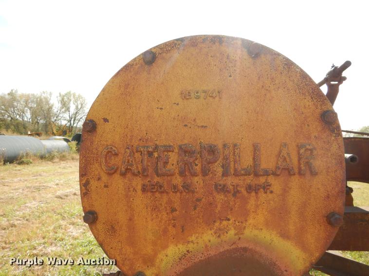 image for item EE9121 (2) Caterpillar graders
